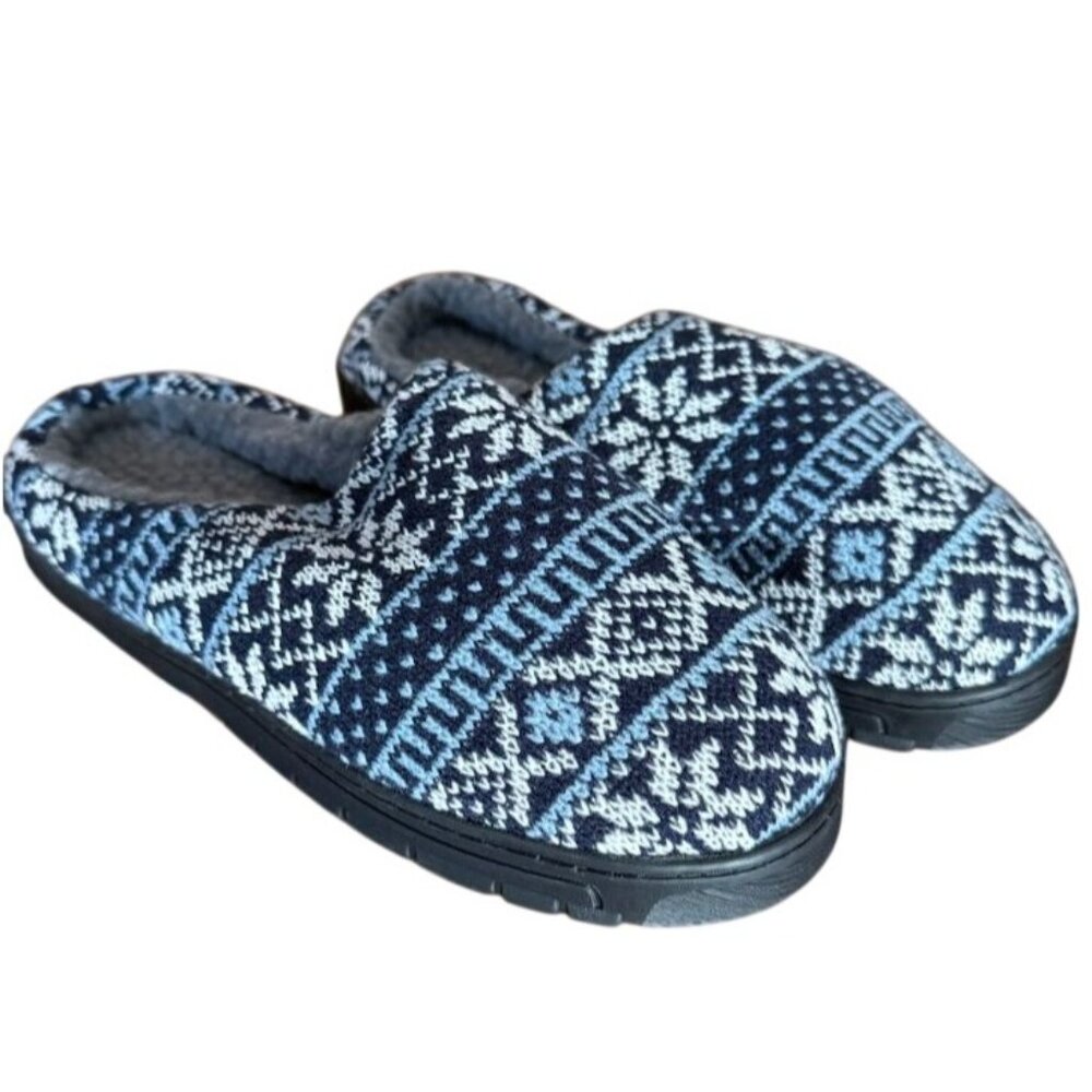 Brand New Avon Navy and White Patterned Knit Slip-On Slippers.